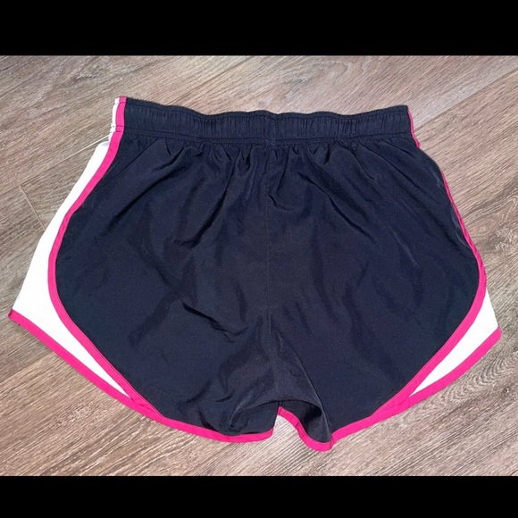 Nike Running Shorts - Picture 2 of 4